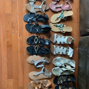 10 sandals for 25$ bundle